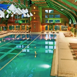 Schwimmhalle